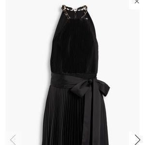 Alice & Olivia Alycia gown